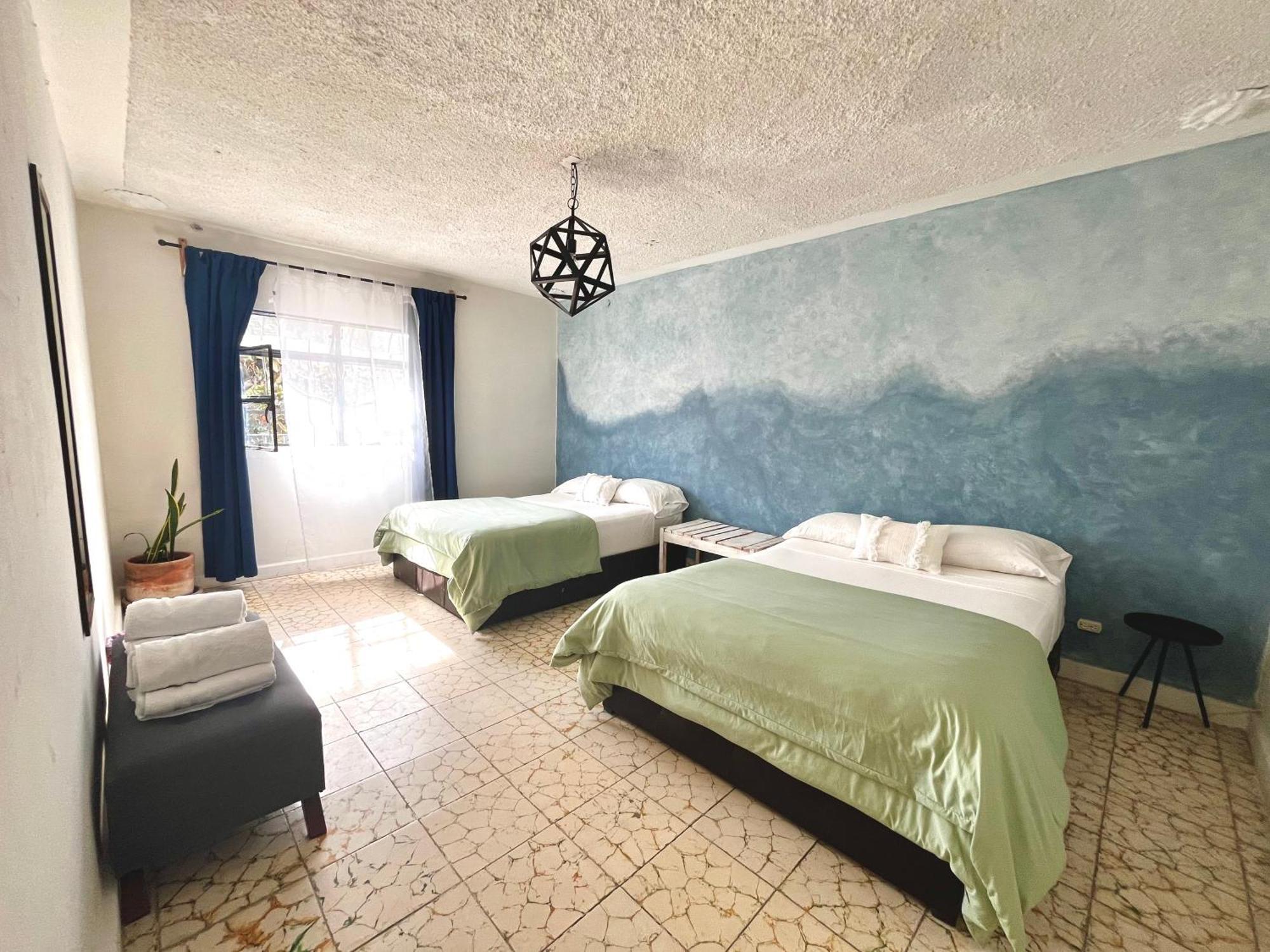 Lool Beh Hostal Guest house *